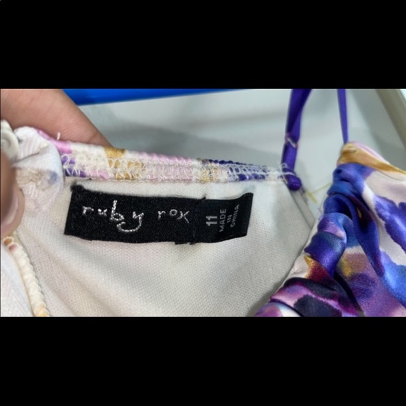 Dress - Picture 3 of 3